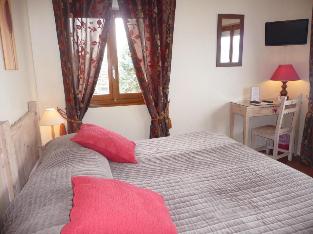 L'Oasis Hotel Evian-les-Bains Room photo