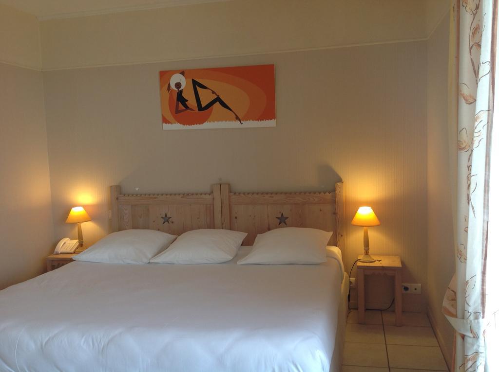 L'Oasis Hotel Evian-les-Bains Room photo
