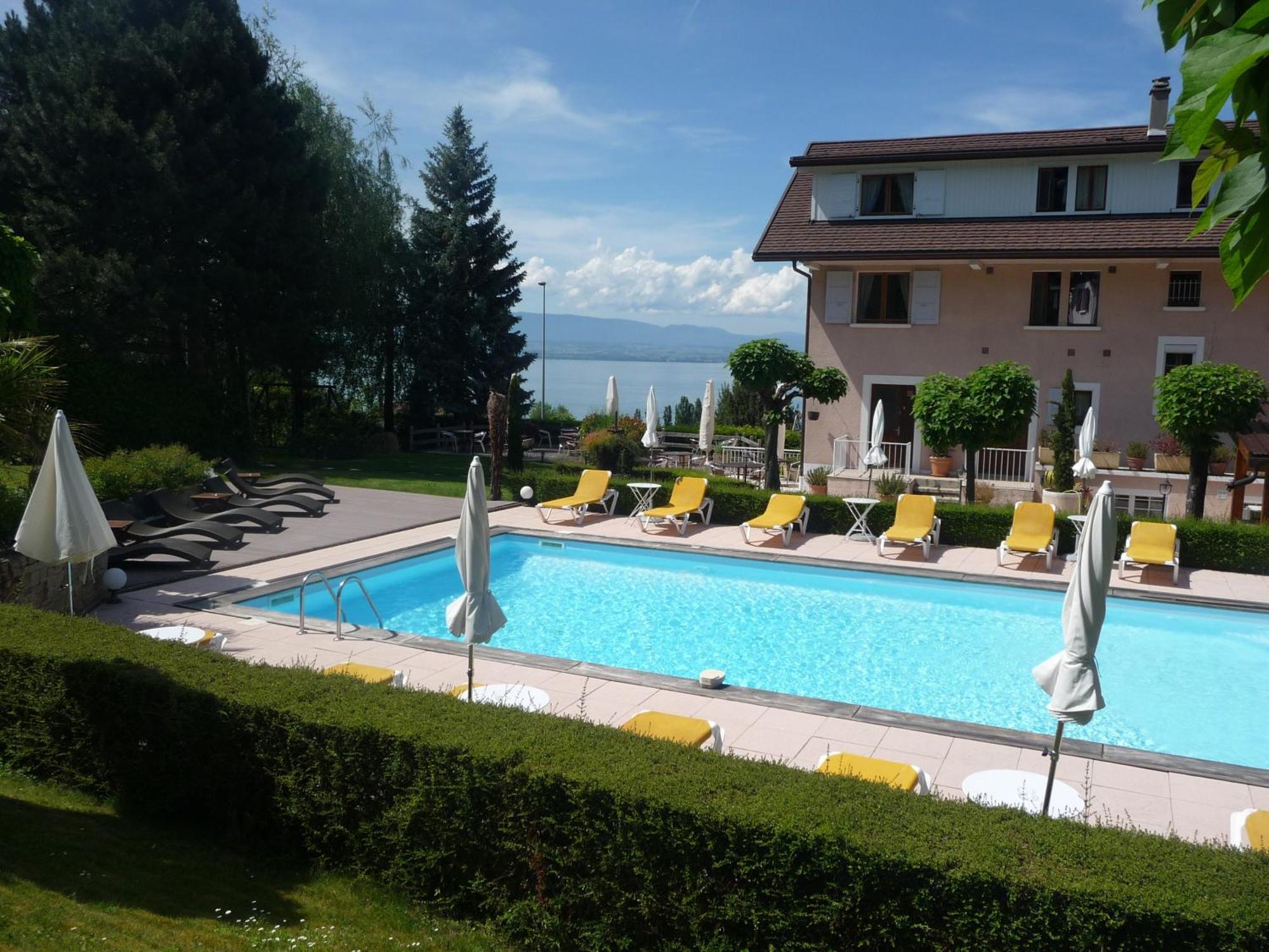 L'Oasis Hotel Evian-les-Bains Exterior photo