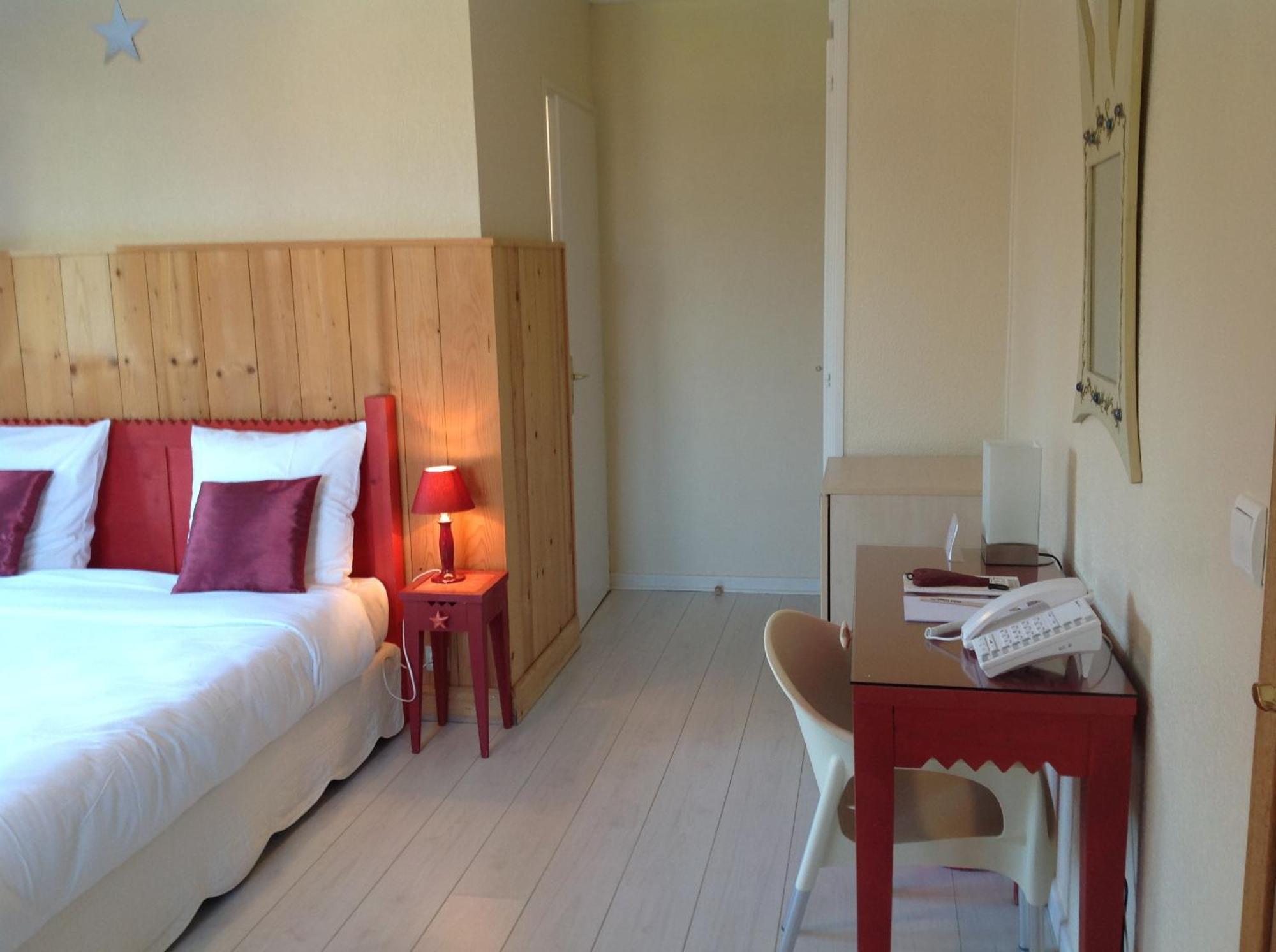 L'Oasis Hotel Evian-les-Bains Room photo