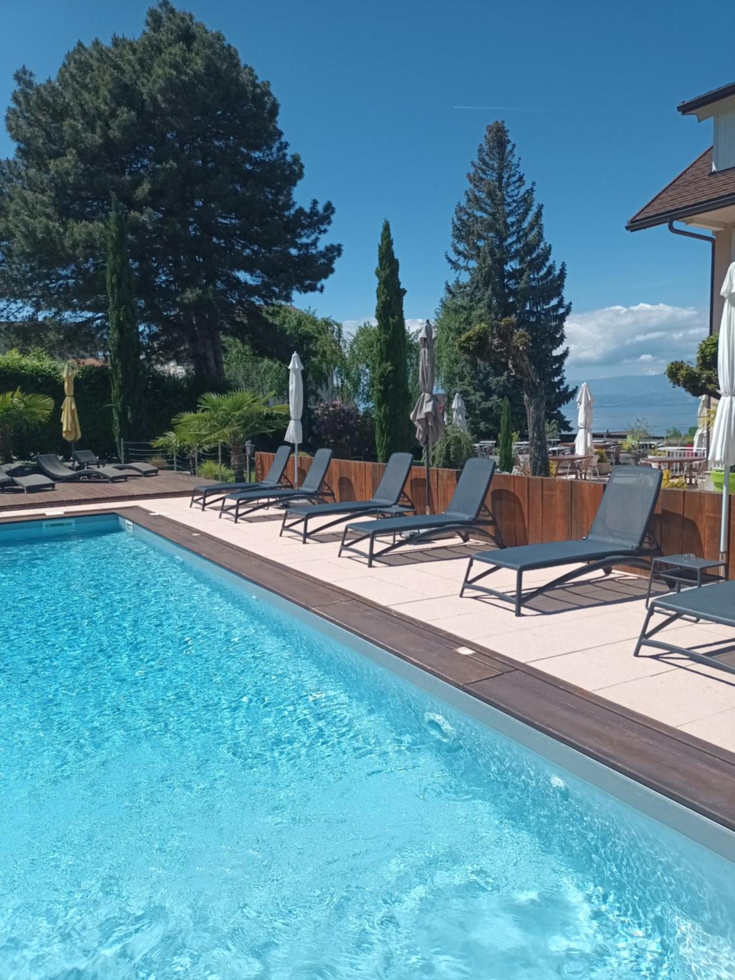 L'Oasis Hotel Evian-les-Bains Exterior photo